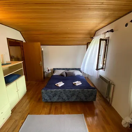 Chalet Sanmari_forest